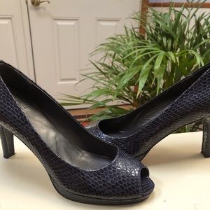 Stuart Weitzman snakeskin blue peep-toe pumps